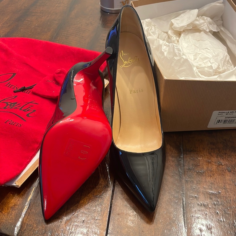 Christian Louboutin Pigalle
100 mm Pumps - Patent calf leather - Black